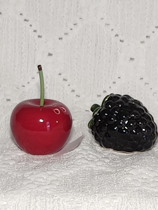 Other - Salt And Pepper Shakers Cherry And Blackberry Fruit Ceramic Miniature